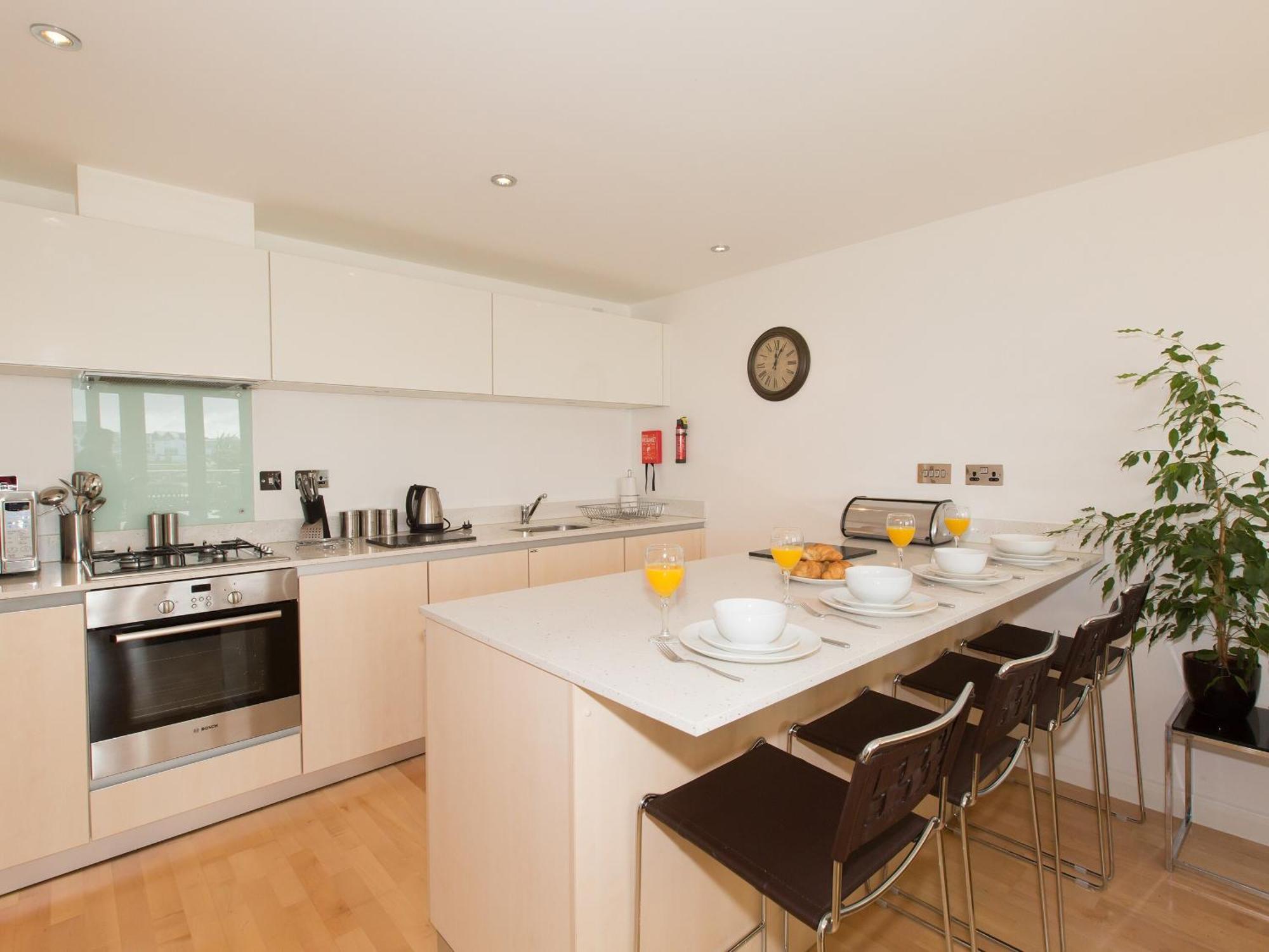 12 Zinc Apartment New Quay Екстериор снимка